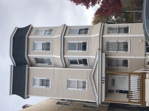 Building Photo - 452 S 13th St