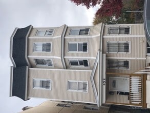 Building Photo - 452 S 13th St