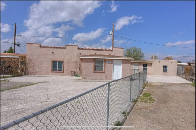 Building Photo - 153 Dixon Pl