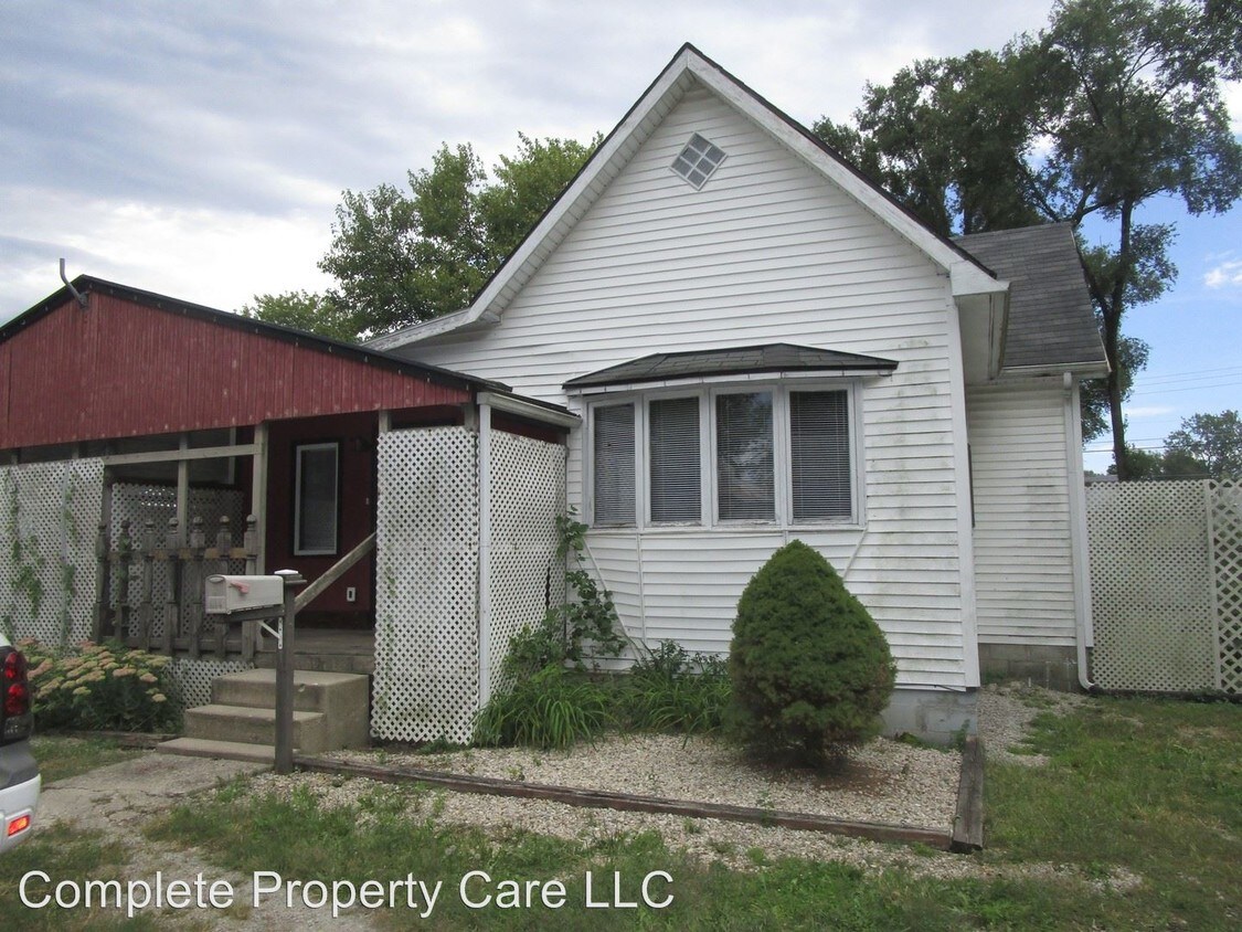 Primary Photo - 614 S Koontz Ave