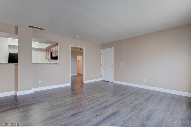 Foto del edificio - 6800 E Lake Mead Blvd