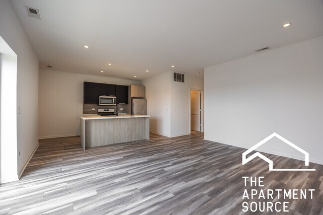 Foto del edificio - 2535 W Fullerton Ave