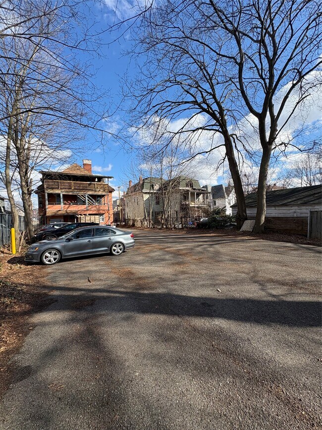 Foto del edificio - 121 Oak St