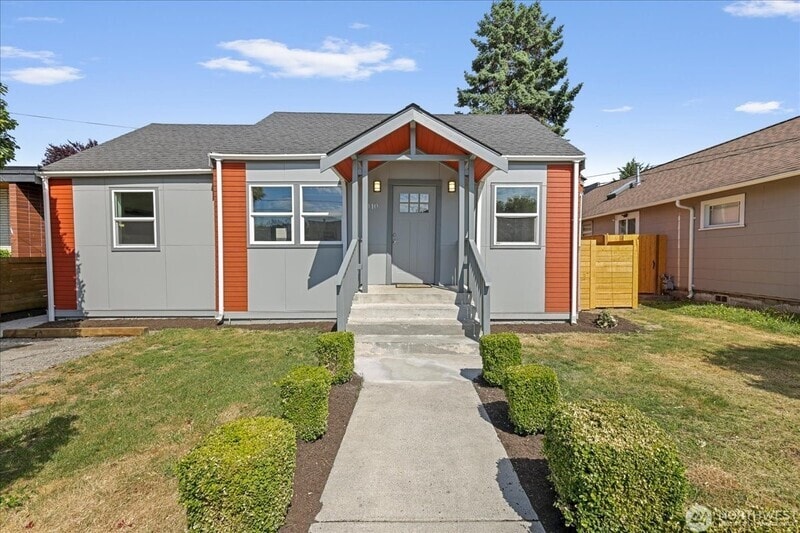 Primary Photo - 110 Pelly Ave N