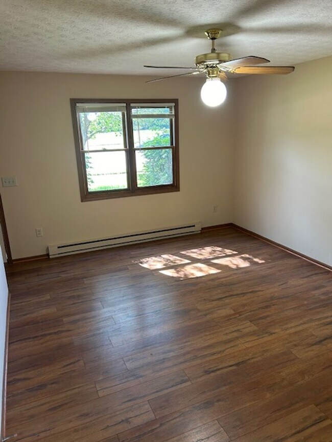Foto del edificio - 1555 Windridge Pl