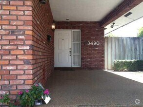 Building Photo - 3490 NE 26th Ave