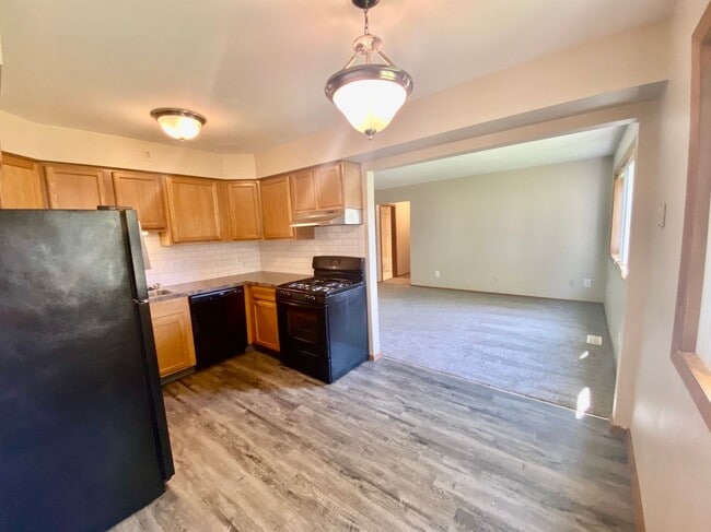 Foto del edificio - Upgraded 2 Bedroom/1.5 Bathroom Apartment!