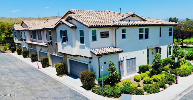 Building Photo - 28747 Jardineras Dr