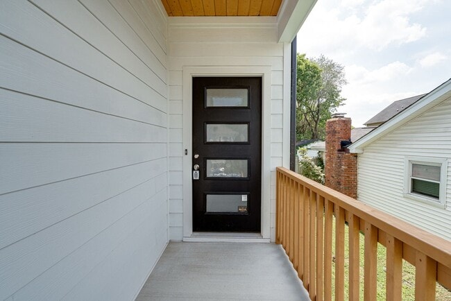 Building Photo - AVAILABLE June 1st. UPDATED 3 Bedroom Home close to Everything East Nashville! Fenced in backyard...