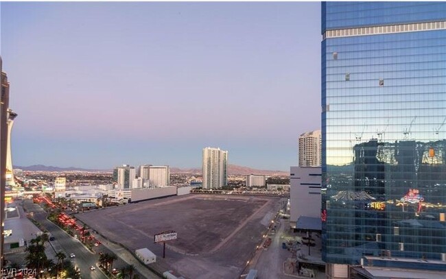 Foto del edificio - 2700 S Las Vegas Blvd