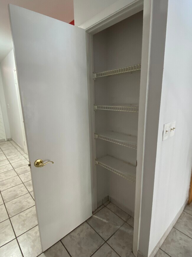 Foto del edificio - 6982 Greentree Ln