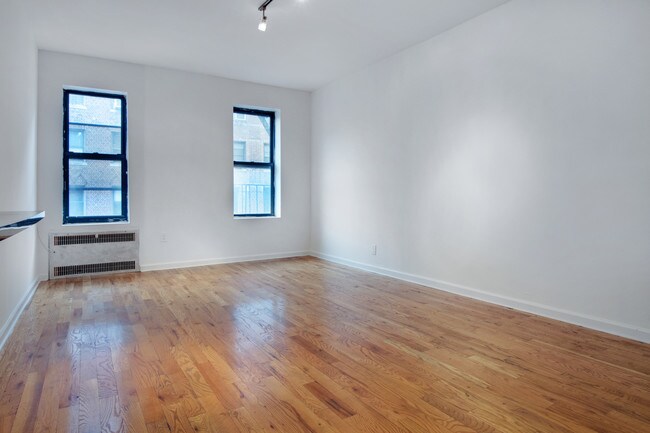 Foto del edificio - 1809 Albemarle Rd