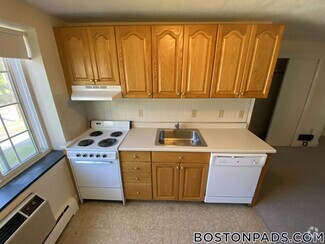 Building Photo - 4 Brattle Dr
