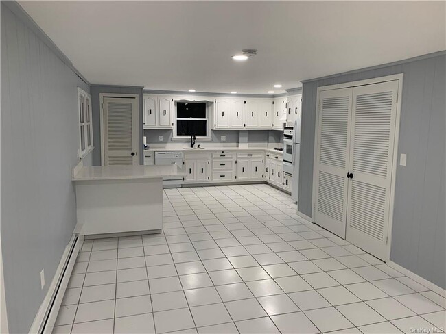 Eat in kitchen - 2 Victoria Ln