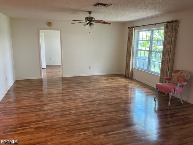Building Photo - 1335 Broadwater Dr