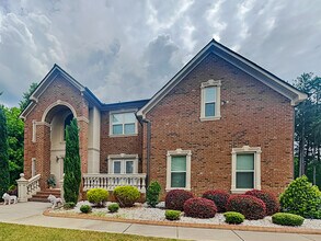 Building Photo - 85 Lotus Ln