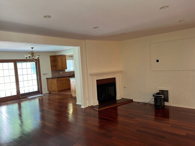 Building Photo - Goleta 3 Bedroom Home