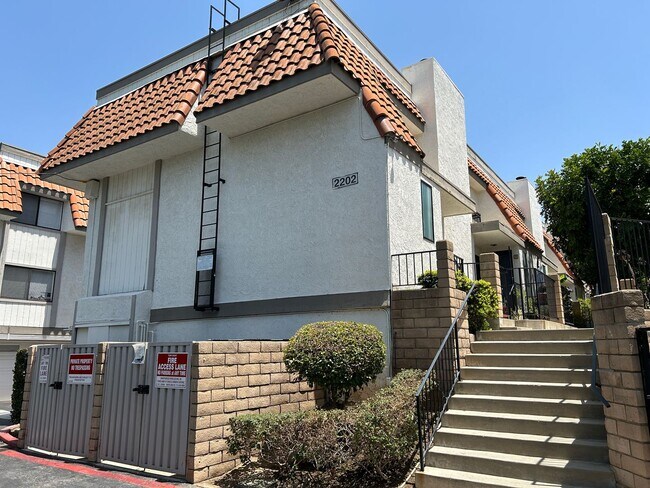 Foto del edificio - Beautifully Upgraded 2 Bed 2.5 Bath Townhome