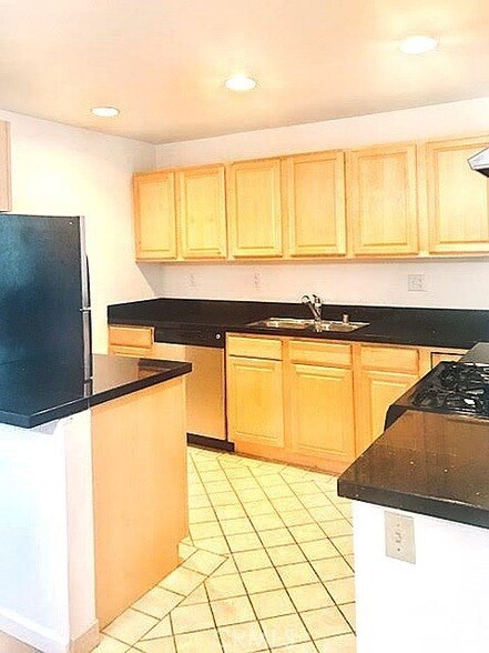 Foto del edificio - 1033 3rd St