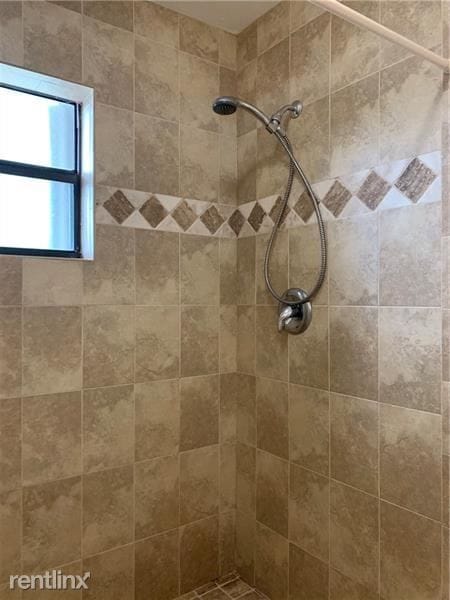 Building Photo - 2 br, 2.5 bath House - REDBRIDGE
