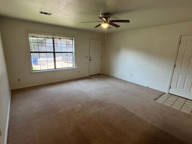 Foto del edificio - 308 W 16th Ct