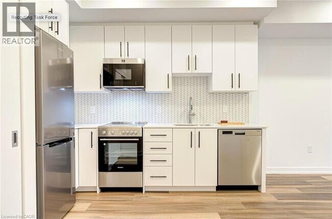 Photo du bâtiment - 15 Wellington St S