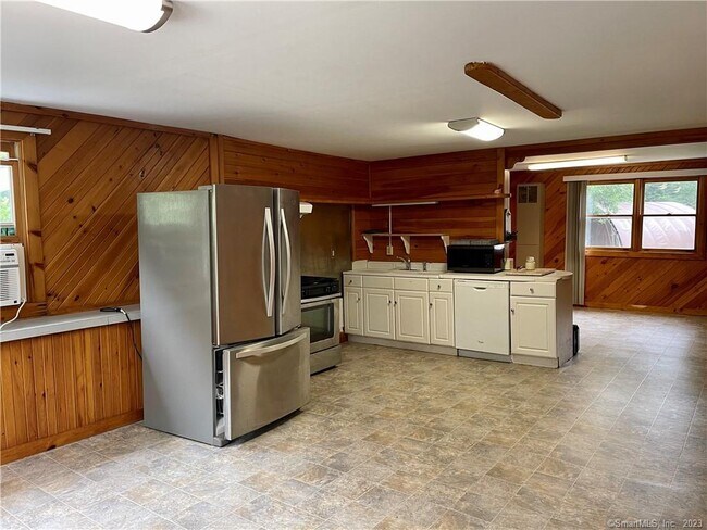 Foto del edificio - 152 Pond Rd