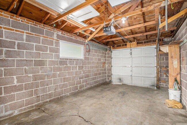 Foto del edificio - Spacious 3 Bed 1 Bath in the heart of Sout...