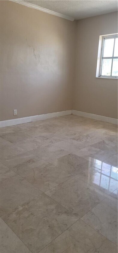 Foto del edificio - 2301 NE 14th Street Cswy