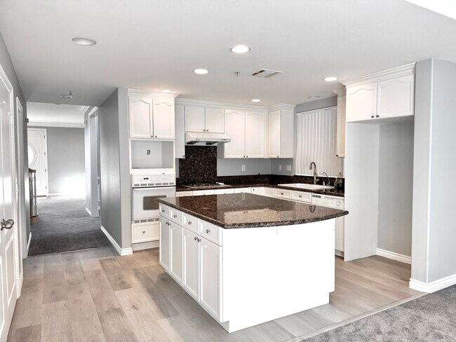 Cocina abierta - 27 Hampton Ct