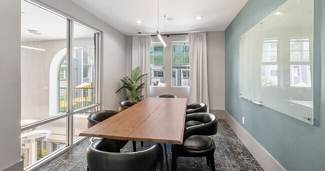 Sala de estudio 01 Iconic en Alvarado San Diego 8 - Iconic on Alvarado: Off-Campus Student Housing