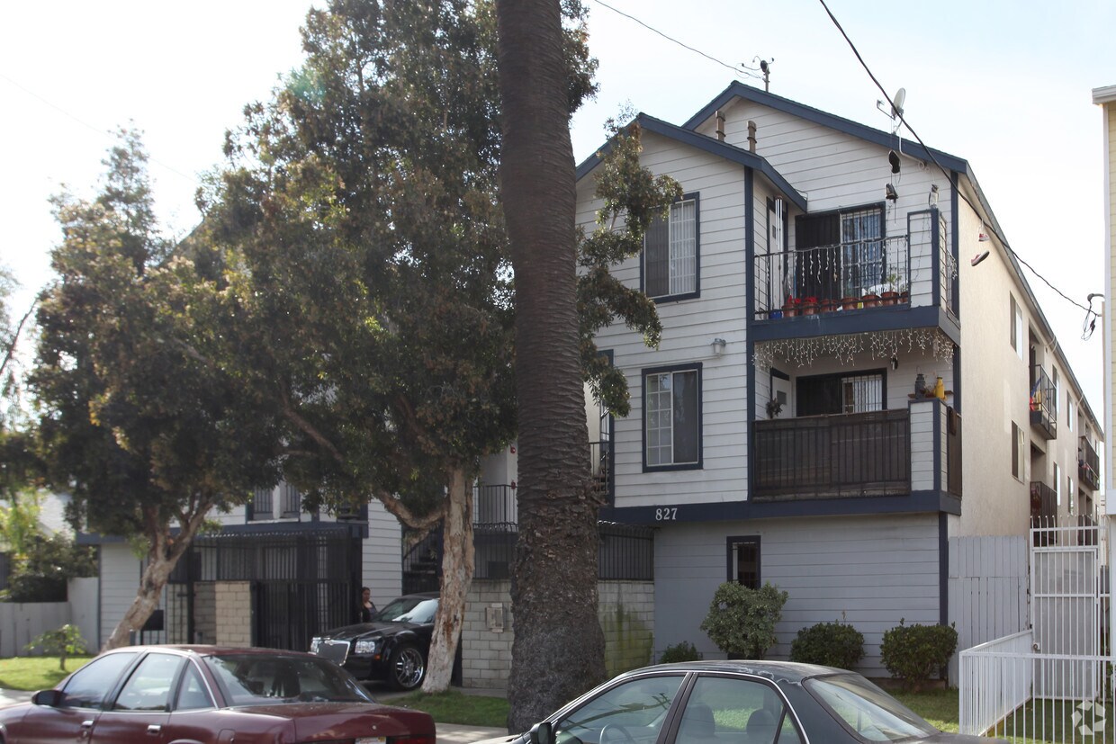 Building Photo - Gaviota Apartments