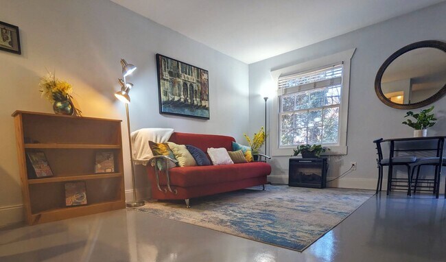 Foto del edificio - 636 Chipley Ave