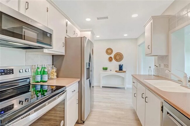 Foto del edificio - 1041 Forest Lakes Dr
