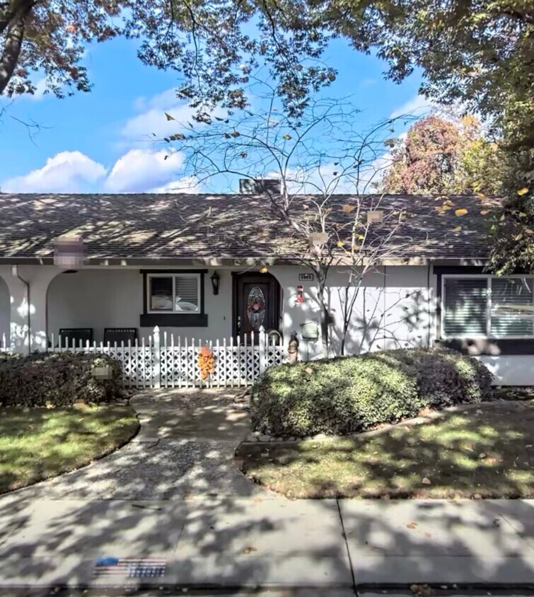 Primary Photo - 1005 Noarco Dr