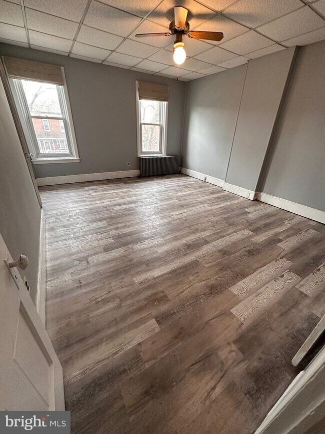 Building Photo - 128 3rd Ave