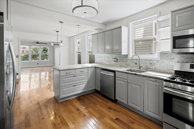 Building Photo - 2032 N Whipple St