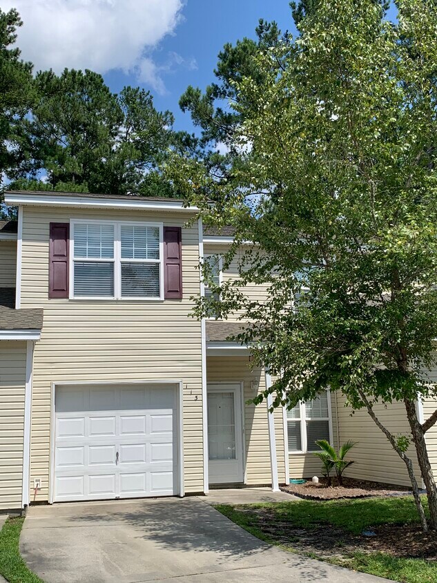 113 Chestnut Oaks Ct, Ladson, SC 29456 Townhome Rentals in Ladson SC