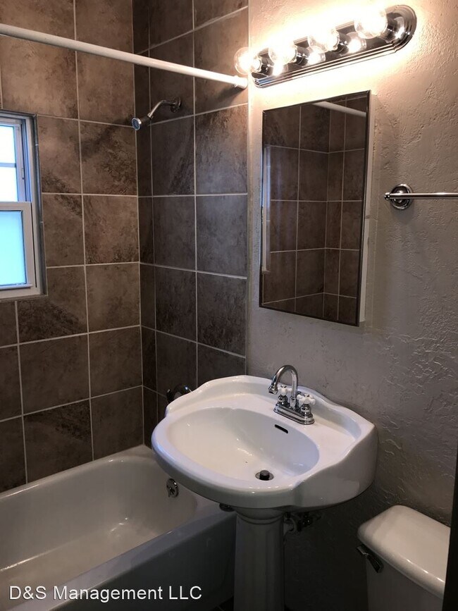 Foto del edificio - 3 br, 1 bath House - 808 SW 68th Street