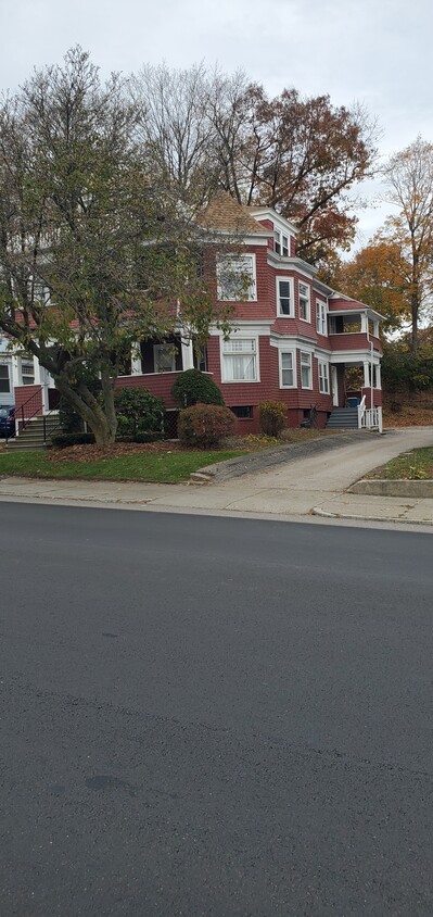 Primary Photo - 1292 Main St