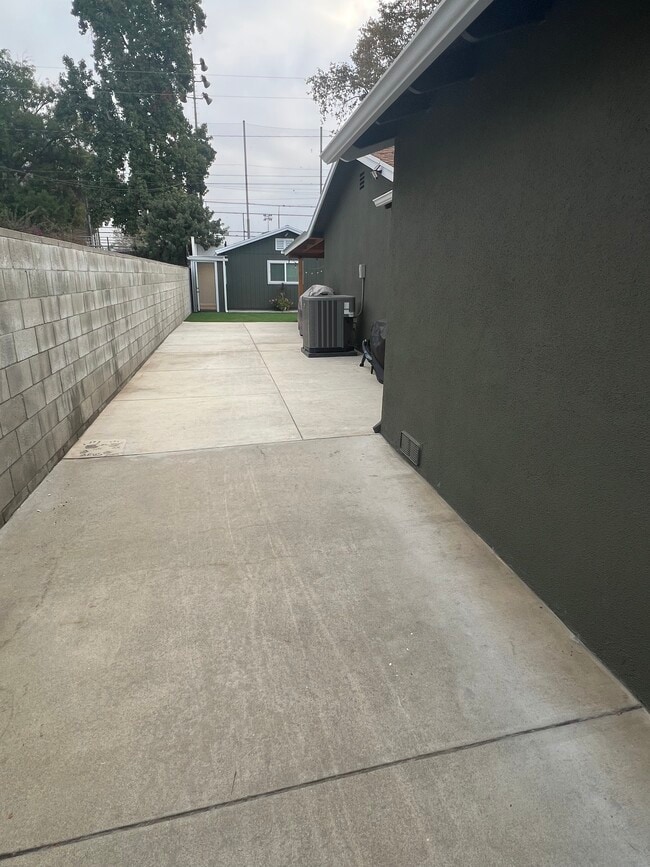 Foto del edificio - 4862 N Mangrove Ave