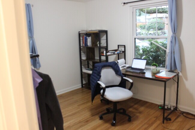 Foto del edificio - 4409 NE 65th St
