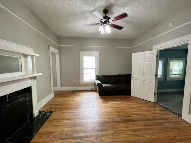 Foto del edificio - 1080 Curran St NW