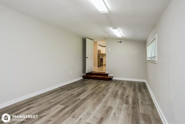 Building Photo - 813 RAUSCHER DR, BALLWIN, MO 63011
