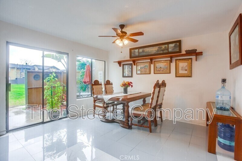 Foto del edificio - 902 S Downey Pl