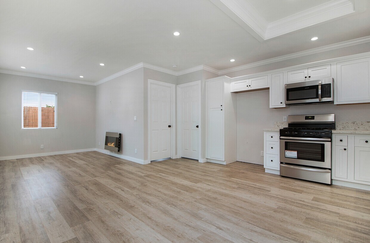 Olive Avenue Triplex - Olive Avenue Triplex