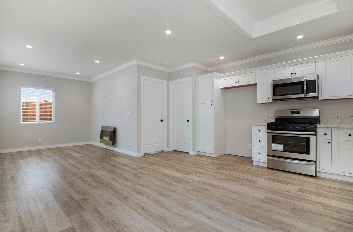 Primary Photo - Olive Avenue Triplex