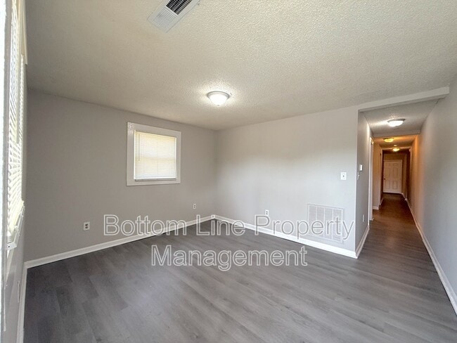 Building Photo - 912 N Morris St