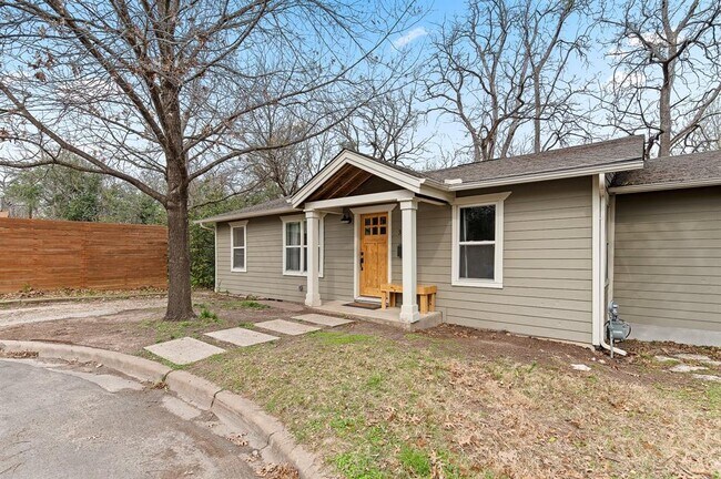 Building Photo - 3503 Vineland Dr