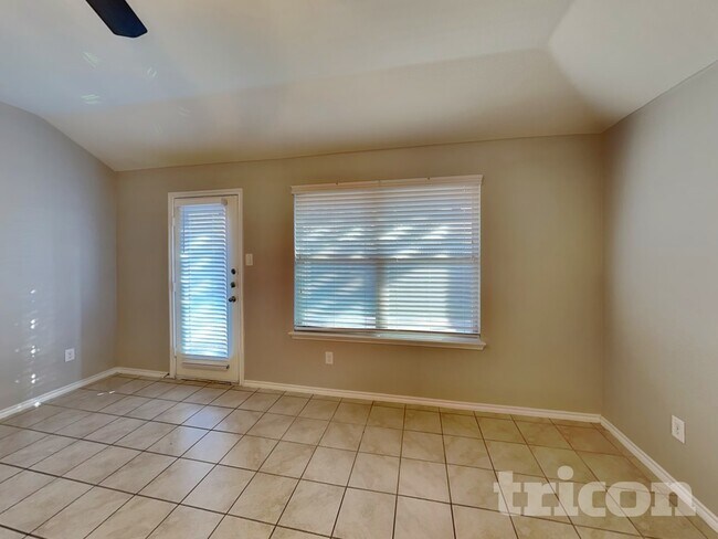 Foto del edificio - 2060 Brisbon St